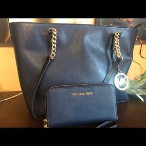 MK purse w/matching wallet